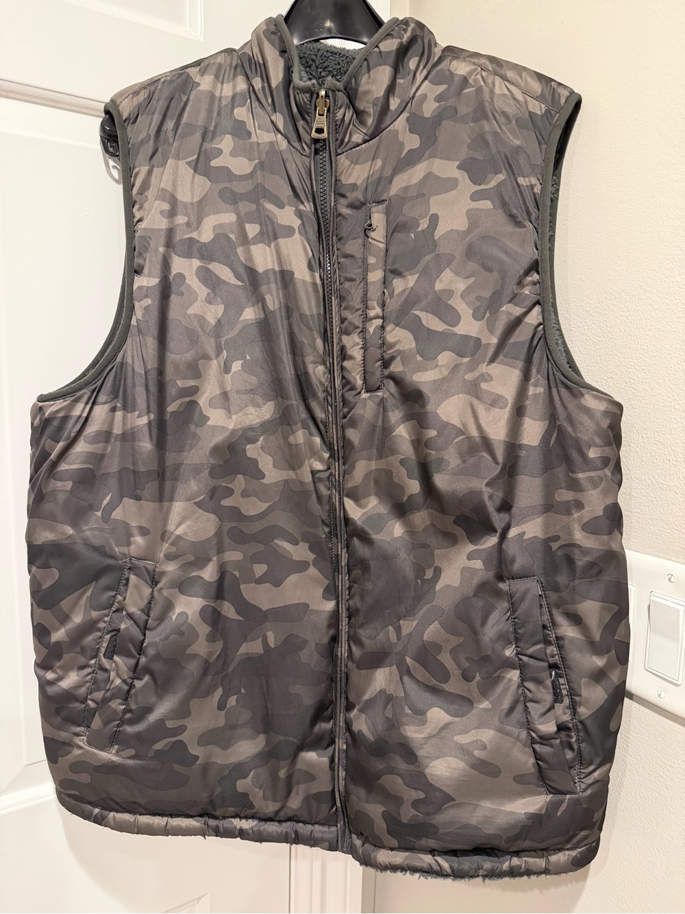 Men's Camo Quilted Vest - Lightweight Layering. Reversible to sherpa